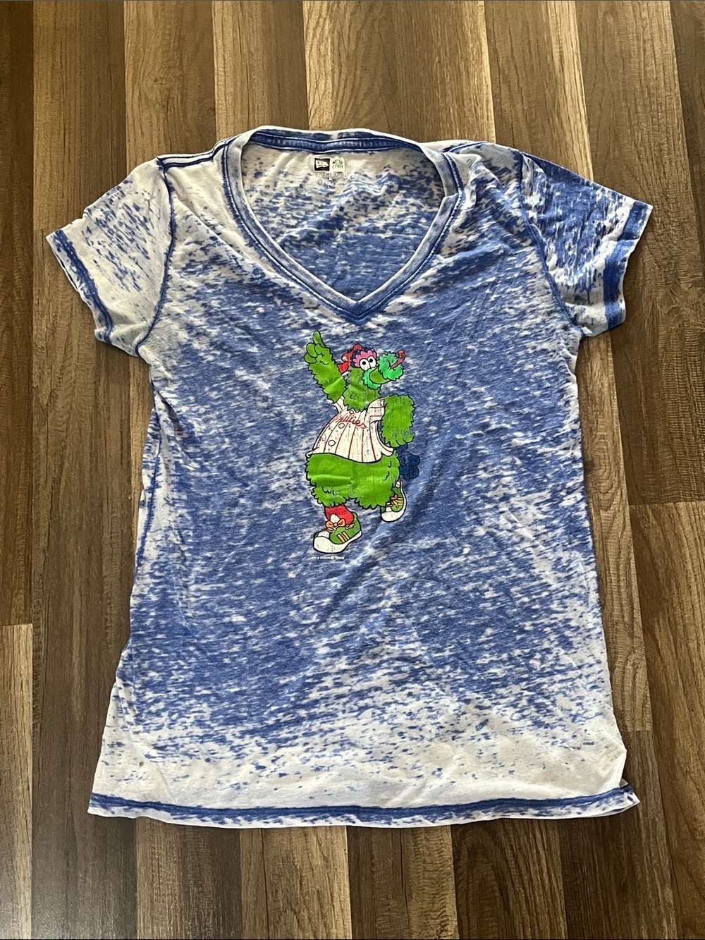 Women’s MLB Phillie Phanatic Blue Tie-Dye V-Neck Tee